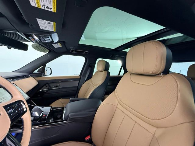 2026 Land Rover Range Rover Sport 16