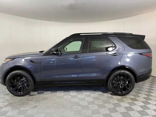 2025 Land Rover Discovery SE photo 3