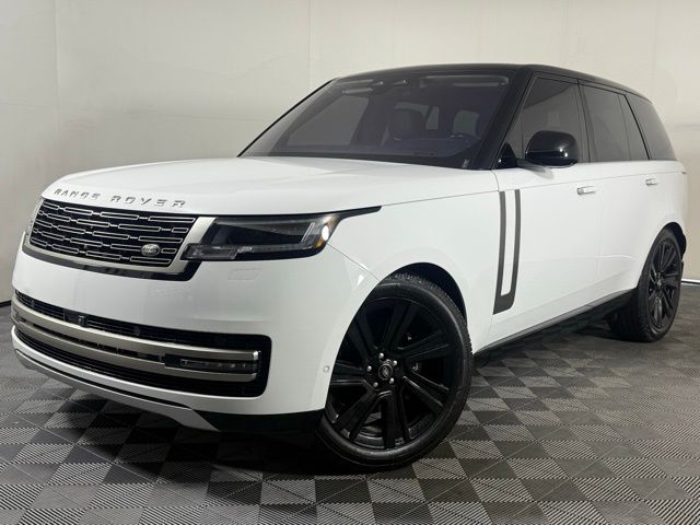 2023 Land Rover Range Rover SE's photo