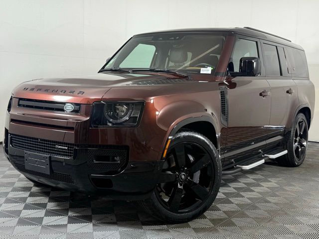 2023 Land Rover Defender X-Dynamic SE's photo