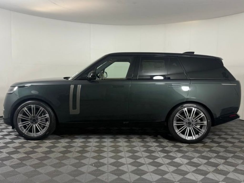 New 2026 Land Rover Range Rover SE SUV