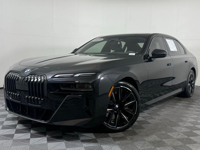 2023 BMW 7 Series 740i's photo