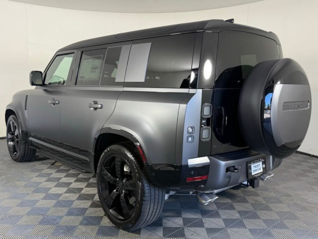 New 2026 Land Rover Defender 110 XV8 525PS SUV