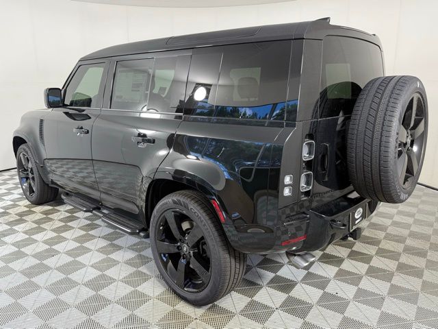 2025 Land Rover Defender 110 V8 photo 4