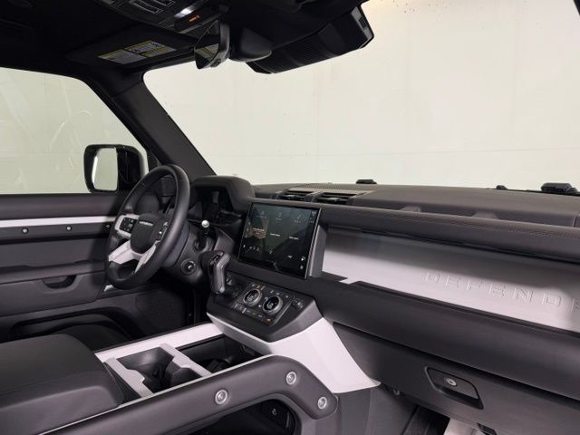 2025 Land Rover Defender X-Dynamic SE - Photo 20