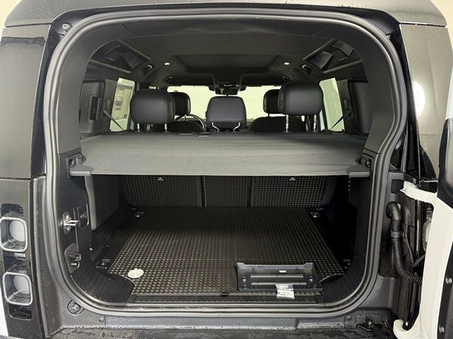 2025 Land Rover Defender V8 - Photo 18