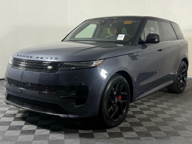 2025 Land Rover Range Rover Sport SE photo 2