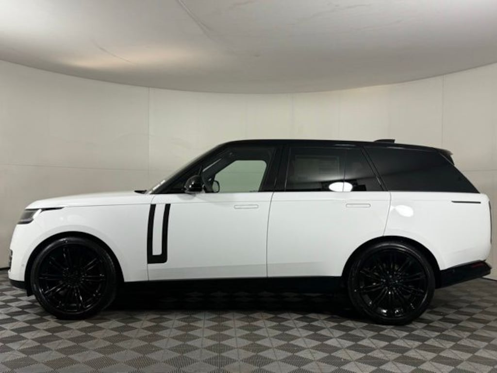 New 2026 Land Rover Range Rover SE SUV