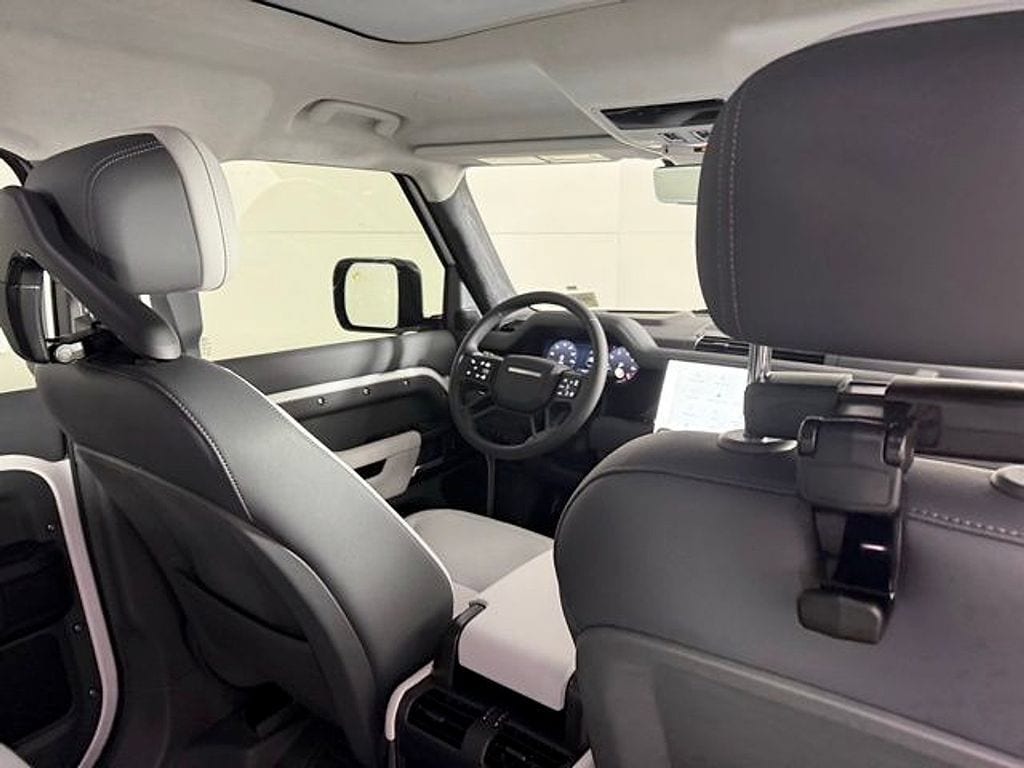 2026 Land Rover Defender V8 - Photo 35