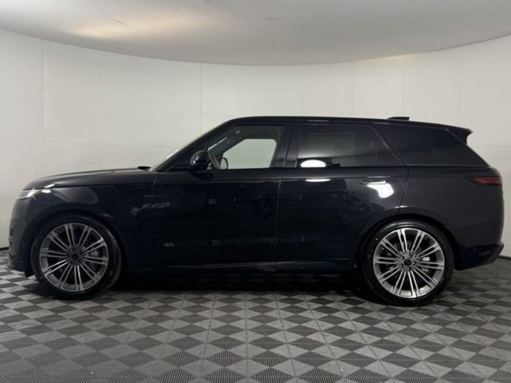New 2026 Land Rover Range Rover Sport Dynamic SE SUV