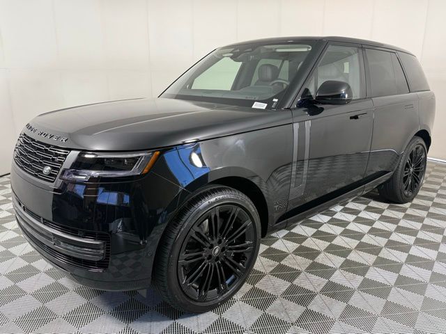2025 Land Rover Range Rover SE photo 2