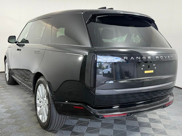 2025 Land Rover Range Rover SE photo 3