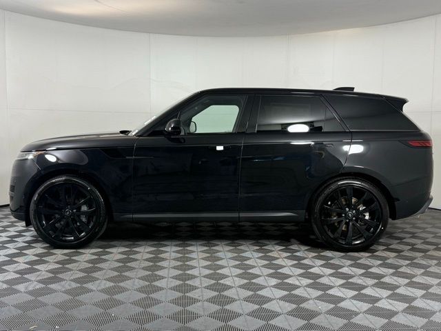 2025 Land Rover Range Rover Sport SE photo 3