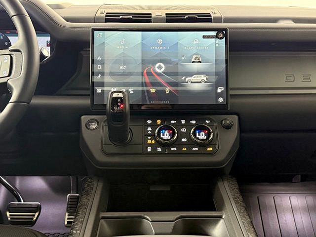 2026 Land Rover Defender OCTA - Photo 22