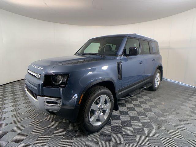 2025 Land Rover Defender 110 S photo 2