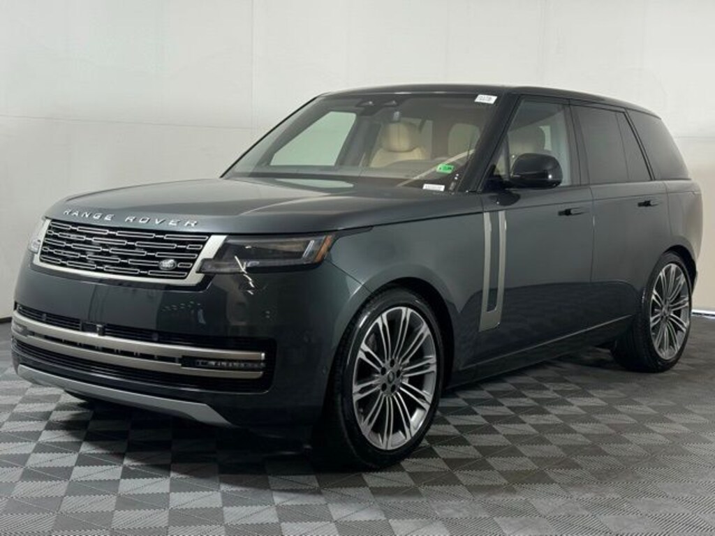 New 2025 Land Rover Range Rover SE SUV