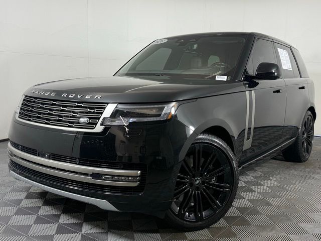 2024 Land Rover Range Rover SE's photo