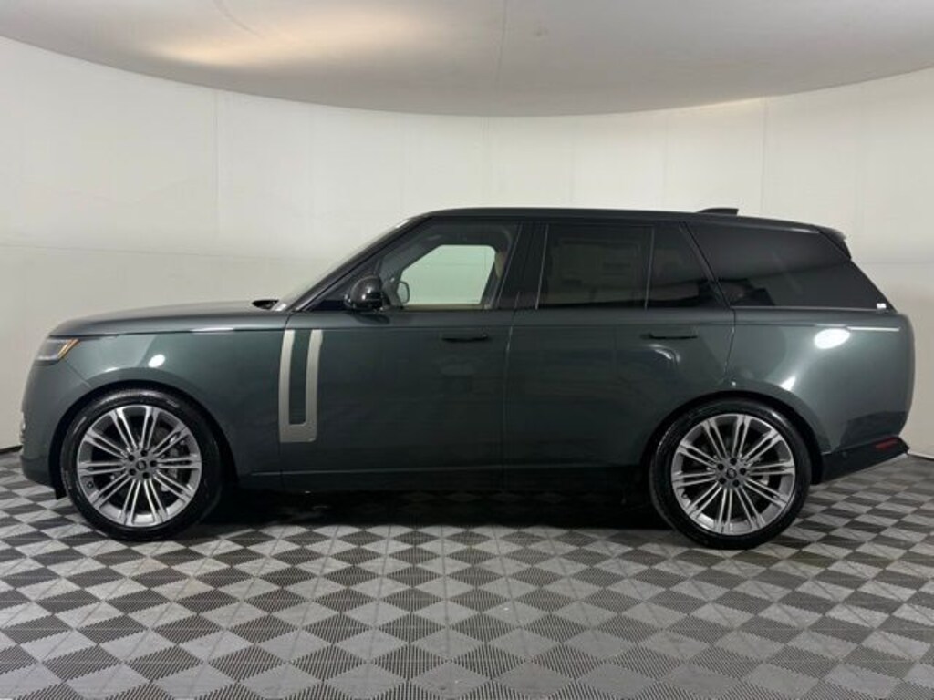 New 2025 Land Rover Range Rover SE SUV