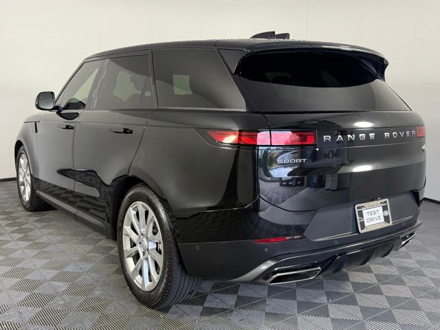 2023 Land Rover Range Rover Sport SE photo 4