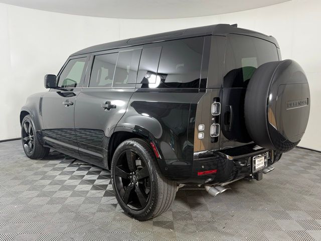 2024 Land Rover Defender 110 V8 photo 4