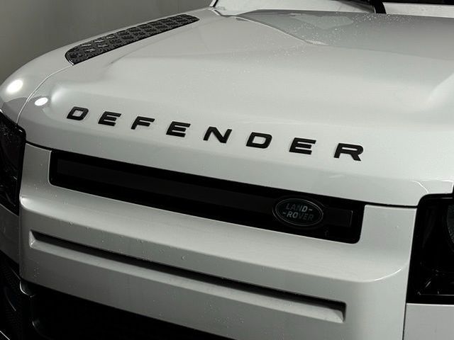 2025 Land Rover Defender V8 - Photo 14
