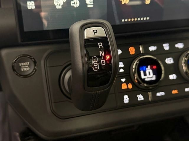 2026 Land Rover Defender OCTA - Photo 33
