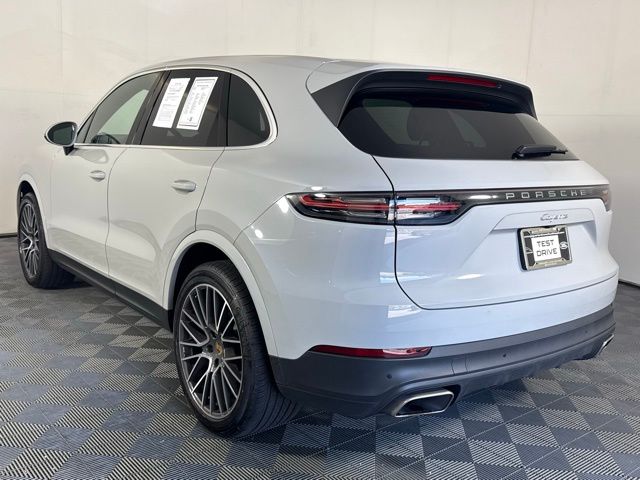 2023 Porsche Cayenne Base photo 3