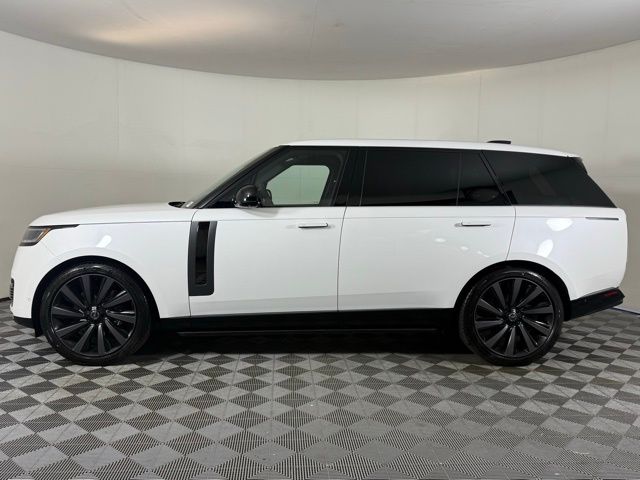 2025 Land Rover Range Rover SV photo 3