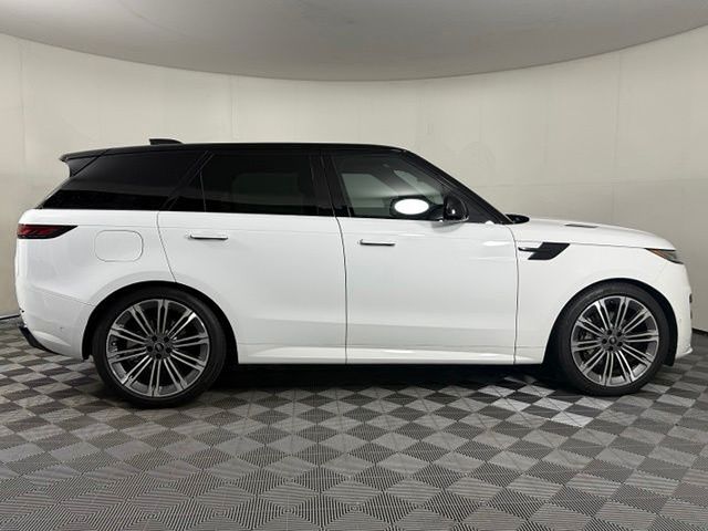 2025 Land Rover Range Rover Sport 9