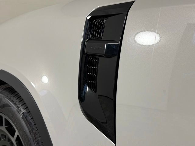 2026 Land Rover Defender S - Photo 18