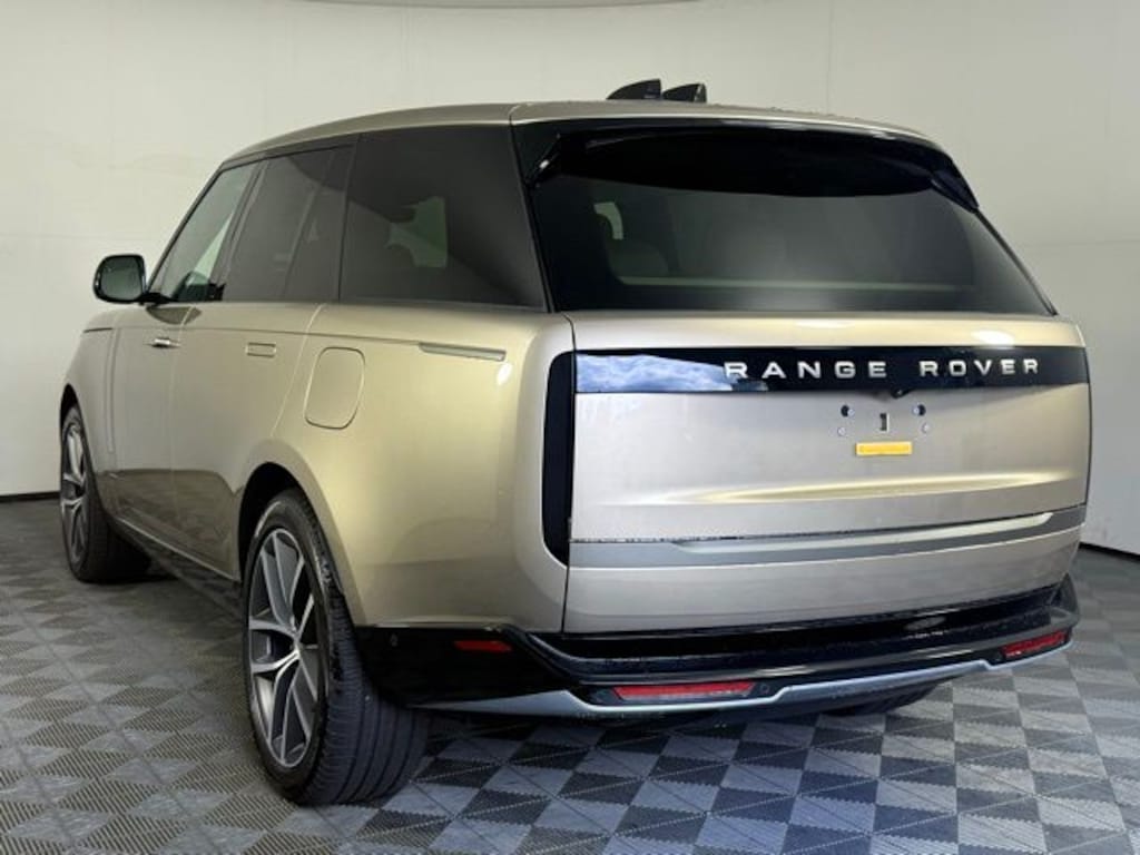 New 2025 Land Rover Range Rover SE SUV
