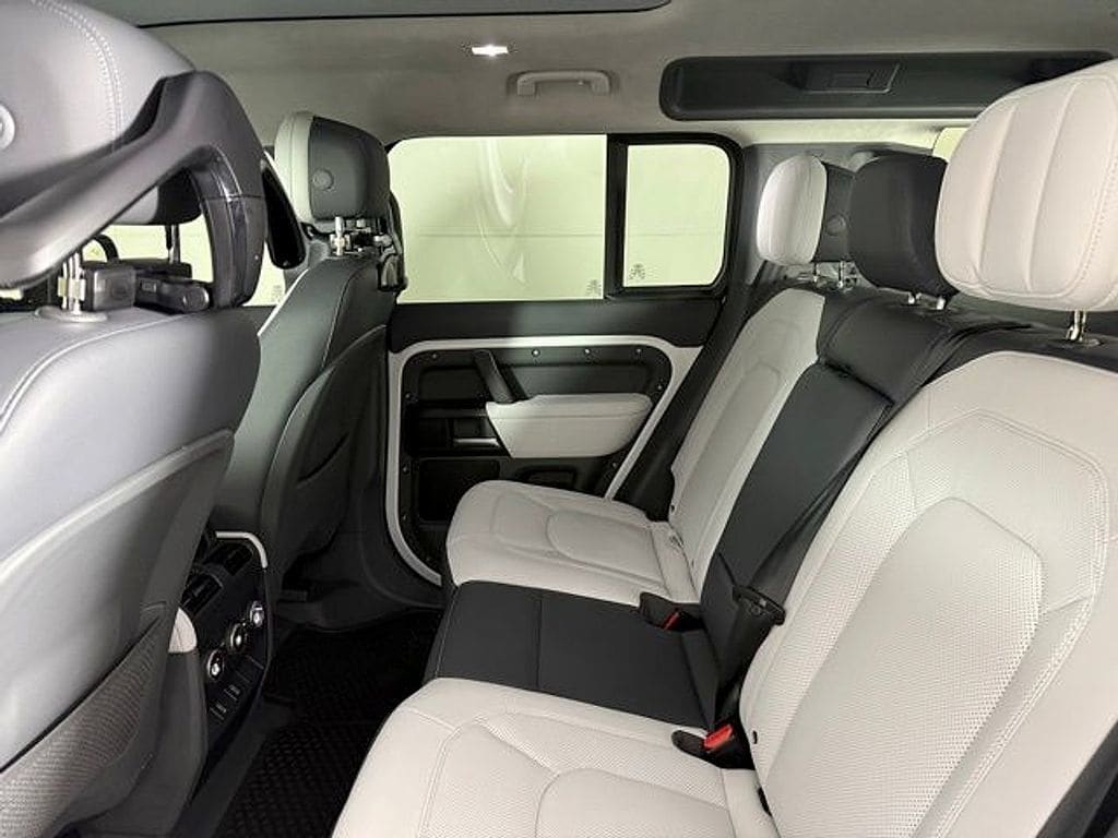 2026 Land Rover Defender V8 - Photo 27