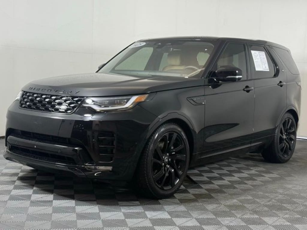 Used 2025 Land Rover Discovery Dynamic SE SUV