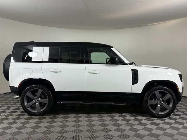 2025 Land Rover Defender V8 - Photo 9