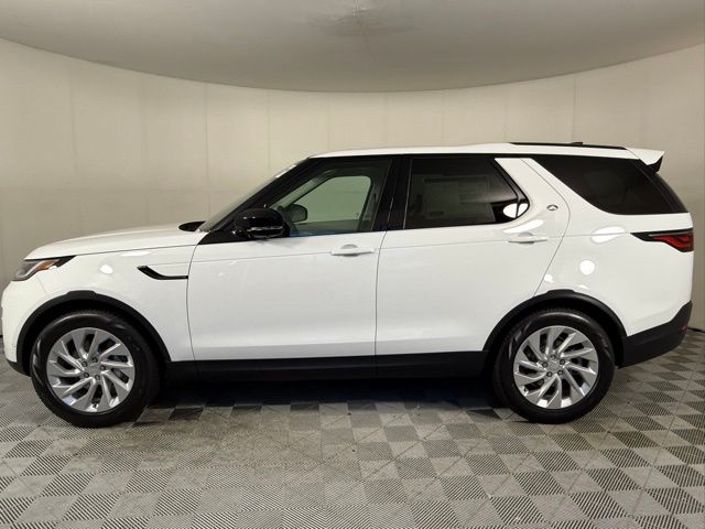 2025 Land Rover Discovery S photo 3