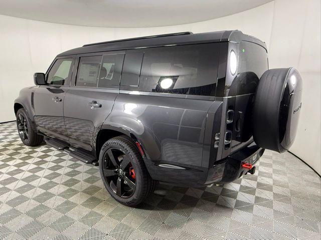 2025 Land Rover Defender 130 X photo 4
