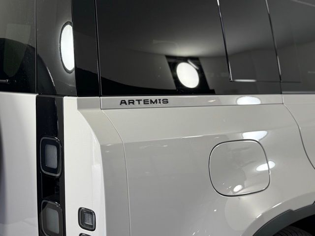 2026 Land Rover Defender S - Photo 14