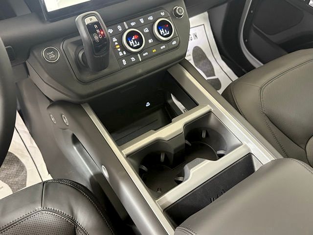 2025 Land Rover Defender V8 - Photo 39