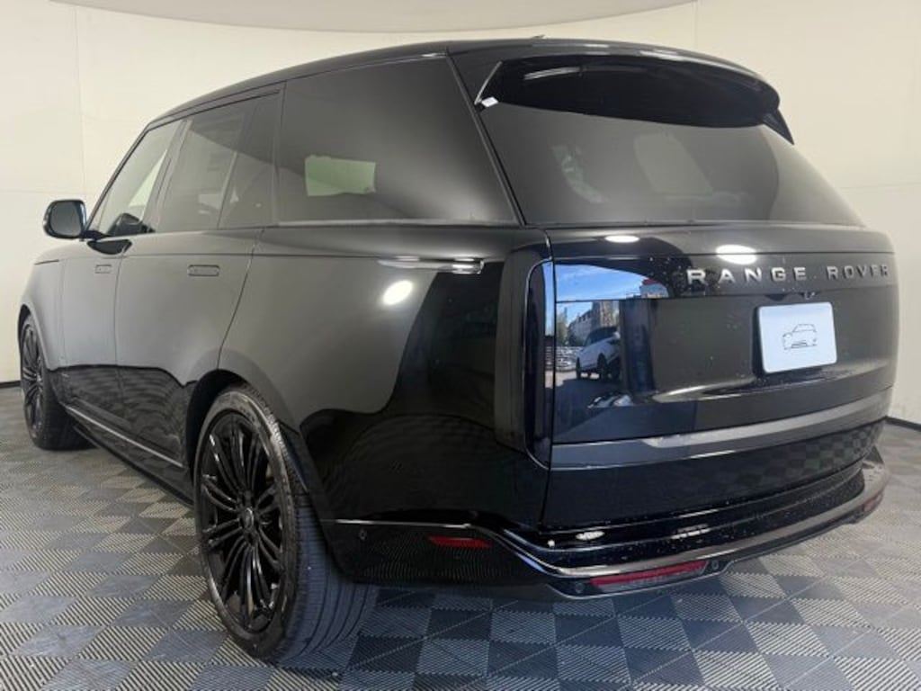 New 2025 Land Rover Range Rover SE SUV
