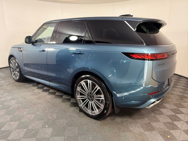 2025 Land Rover Range Rover Sport SE photo 4