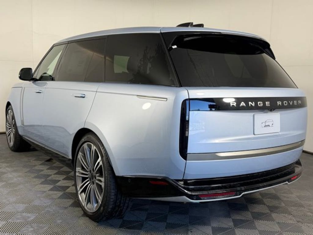 New 2026 Land Rover Range Rover SE LWB 7-Seats / V8 Long Wheel Base
