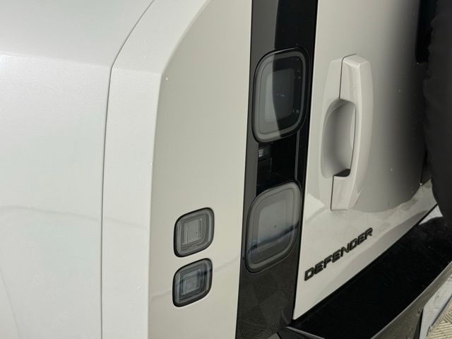 2026 Land Rover Defender S - Photo 9