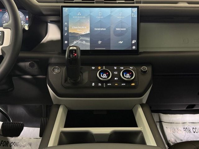 2025 Land Rover Defender X-Dynamic SE - Photo 24