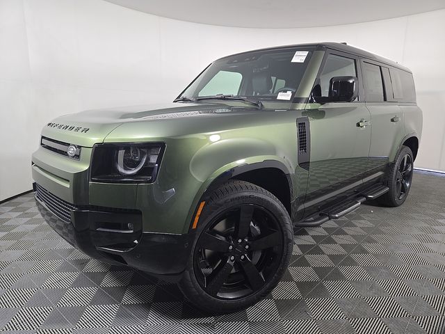 2026 Land Rover Defender 130 X-Dynamic SE P400's photo