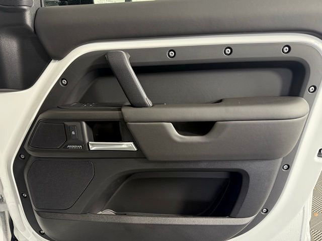 2025 Land Rover Defender V8 - Photo 20