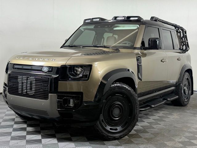 2025 Land Rover Defender X-Dynamic SE's photo