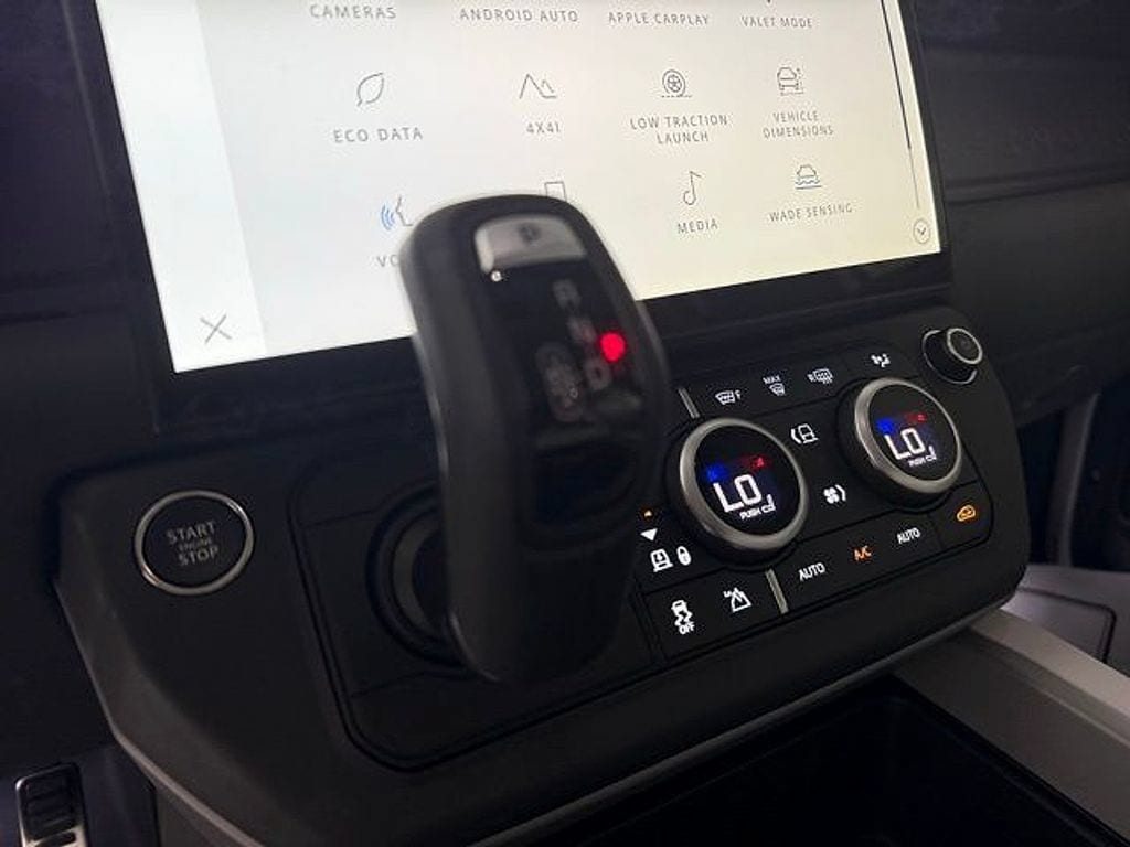 2026 Land Rover Defender V8 - Photo 24