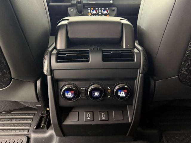 2026 Land Rover Defender OCTA - Photo 20