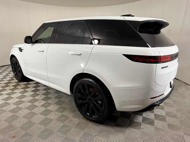 2025 Land Rover Range Rover Sport SE photo 4