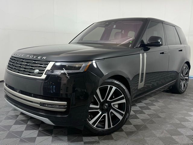 2023 Land Rover Range Rover SE's photo